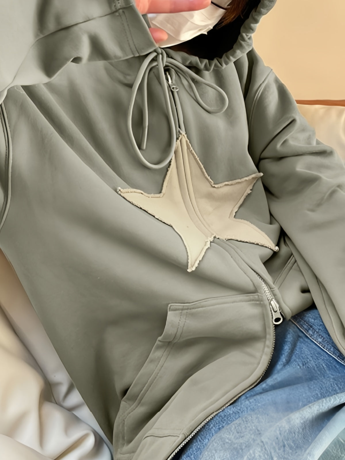 Vintage baggy hoodie with star patch and zipper