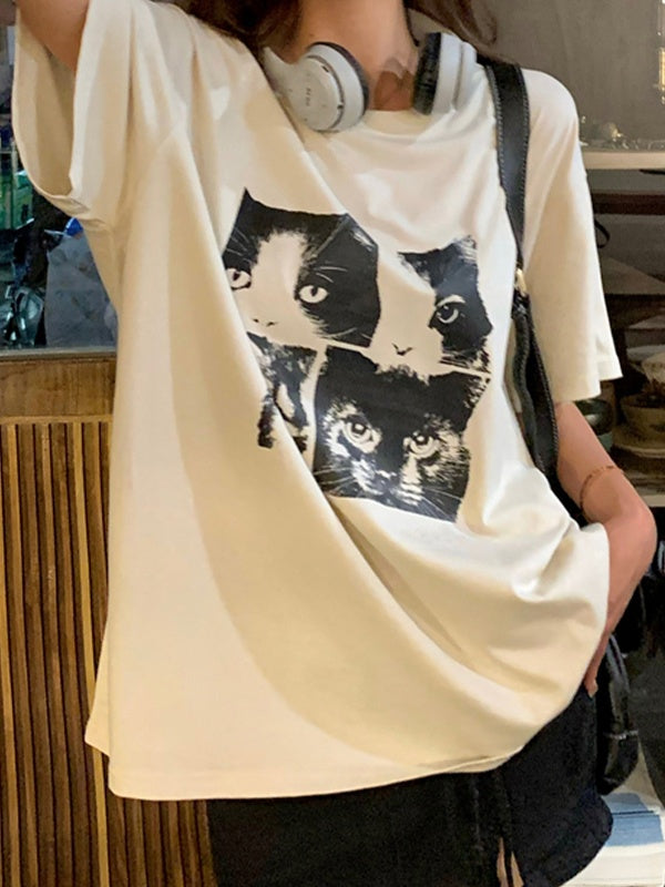 Vintage oversize T-shirt with short sleeves and cat print