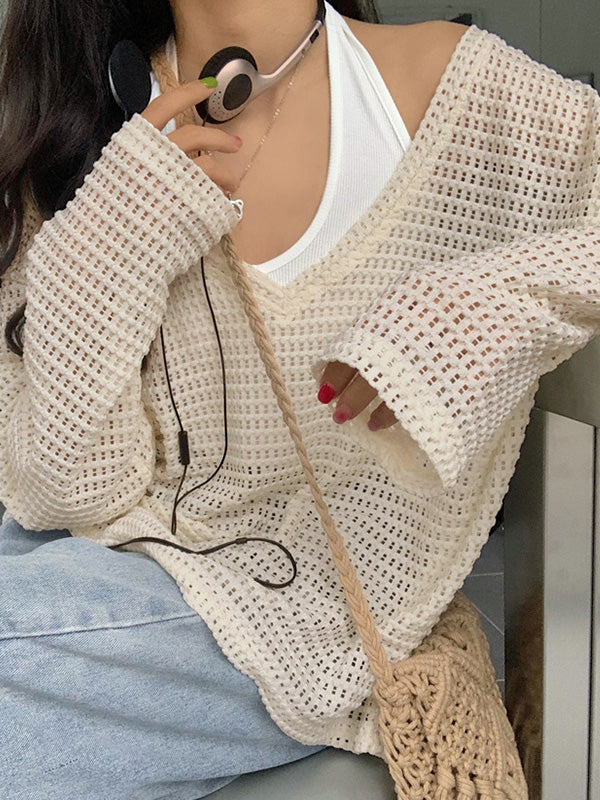 White vintage cut out knitted sweater with loose fit and V neck