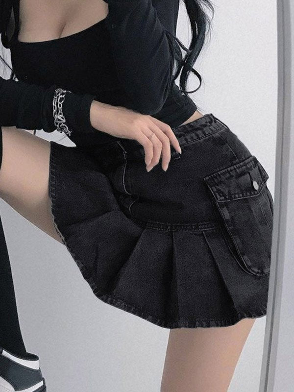 Pleated denim cargo mini skirt with pocket