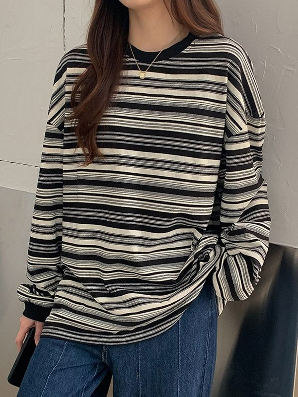 Vintage round neck oversize sweater with stripes