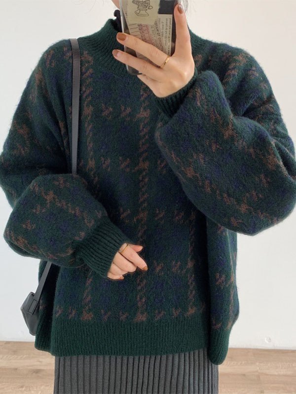 Vintage green knitted sweater with check pattern