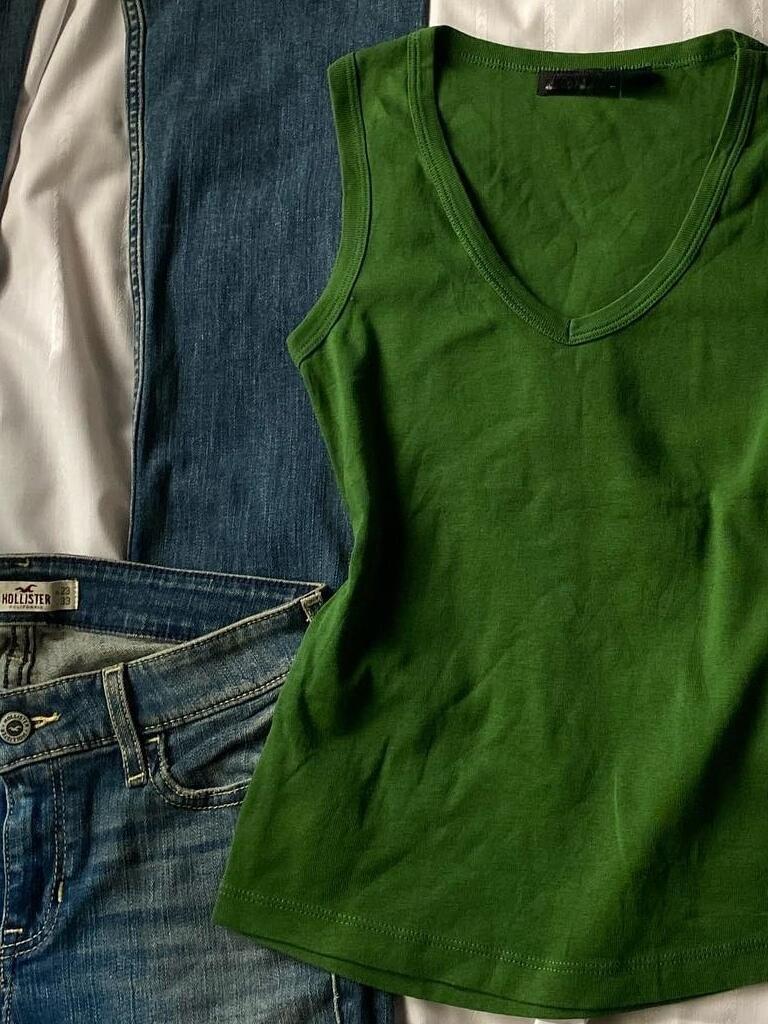 JY Green Vintage V Neck Sleeveless Tank Top / Green Vintage V Neck Sleeveless Tank Top