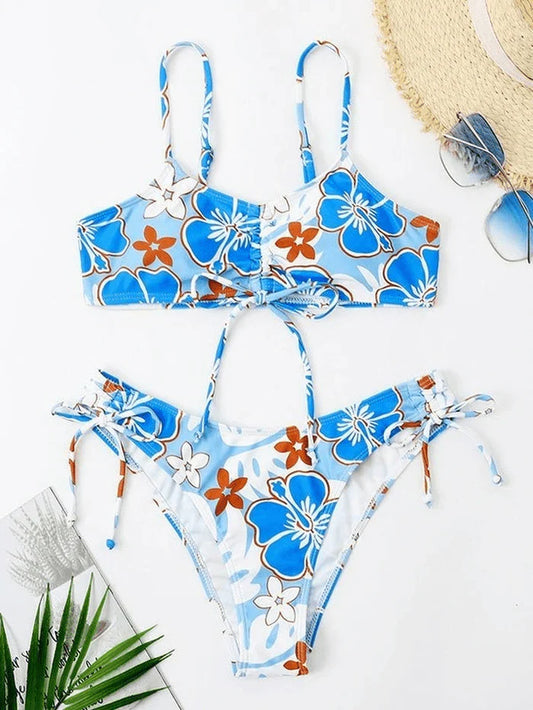 Cute bikini set with wave pattern and floral print